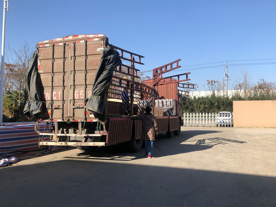 鹽城公交站臺發(fā)貨圖 鹽城公交站臺發(fā)貨圖