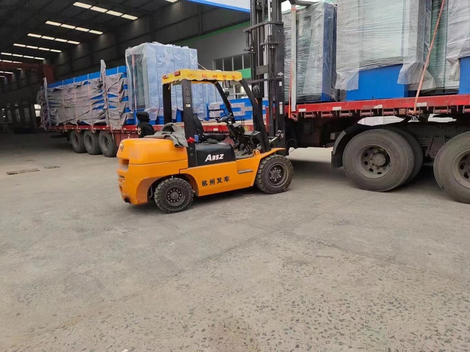 公交車(chē)候車(chē)亭發(fā)貨圖 公交車(chē)候車(chē)亭發(fā)貨圖