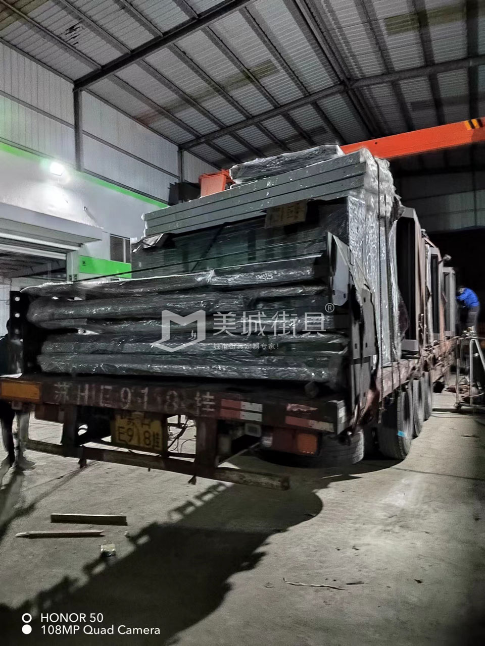 2022.10.18美城街具供應臺州第三、四車候車亭發(fā)貨記錄