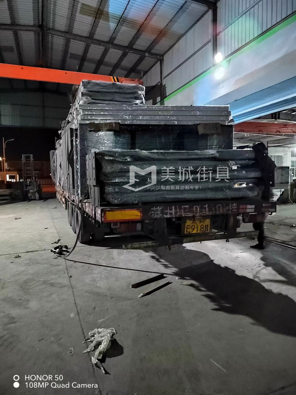 2022.10.18美城街具供應臺州第三、四車候車亭發(fā)貨記錄