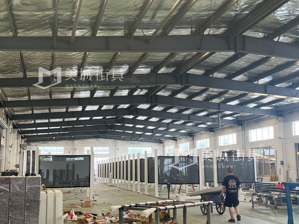 江蘇美城街具為新疆定制公交站臺(tái)第三批批發(fā)貨案例 江蘇美城街具為新疆定制公交站臺(tái)第三批批發(fā)貨案例